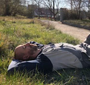 Bodenständiger Energieberater René Fritzsche in der Natur – Ihr Experte für Zwickau und Neuburg